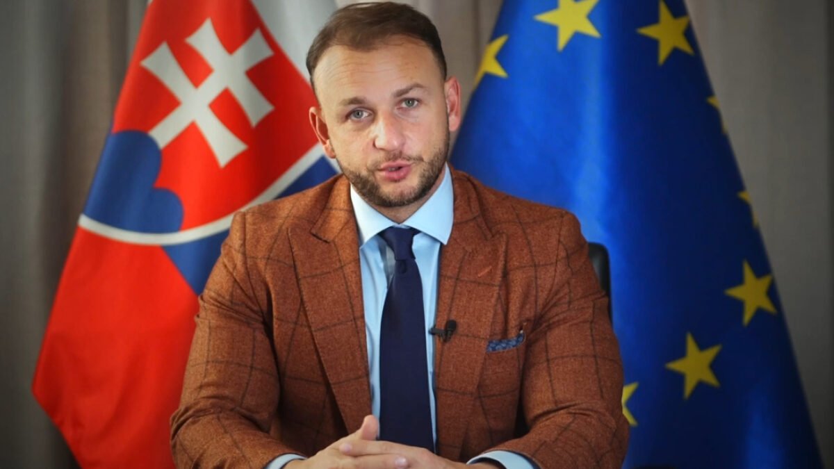 OPOZÍCIA PO VZORE AMERIKY PODPORUJE VOJNU NA UKRAJINE