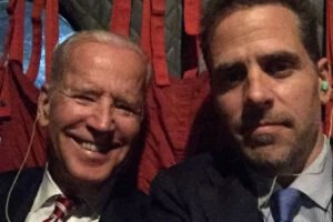 Joe Biden oficiálne omilostil svojho syna Huntera Bidena.