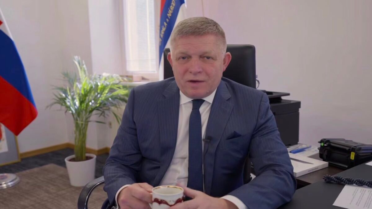 Robert Fico: Tak toto si pozrite, od rána sa chytám za brucho.