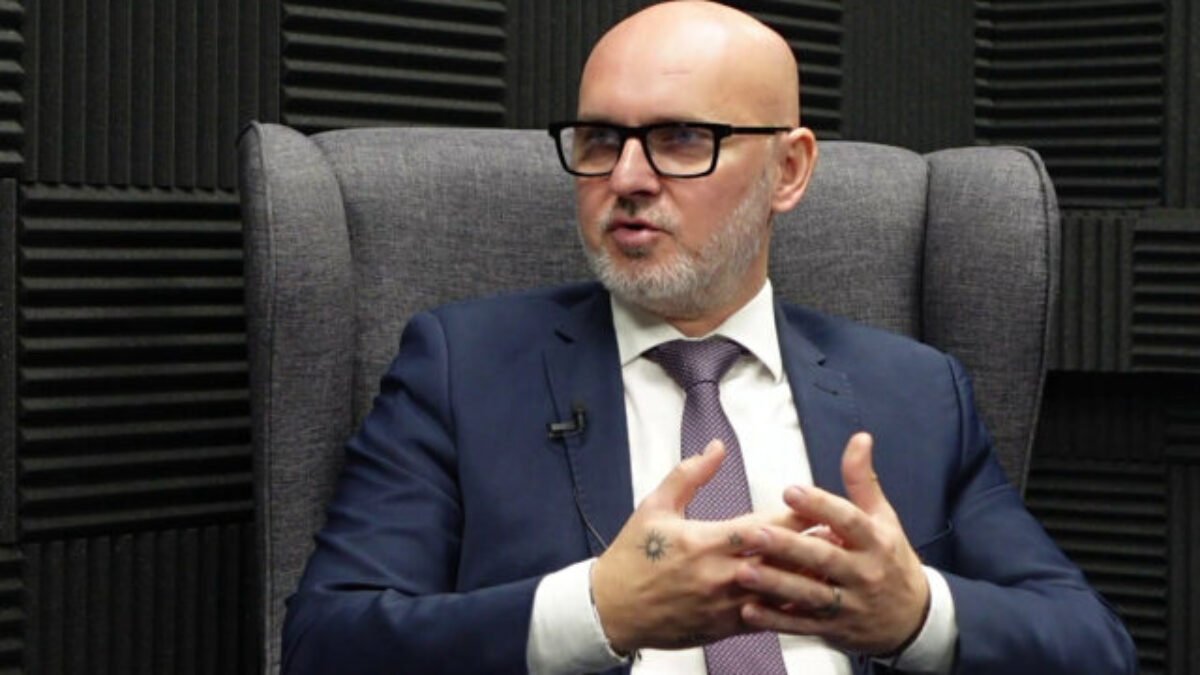 Ficova vláda skončila a pre Slovensko už nič hodnotné neprinesie, tvrdí predseda liberálov Gröhling