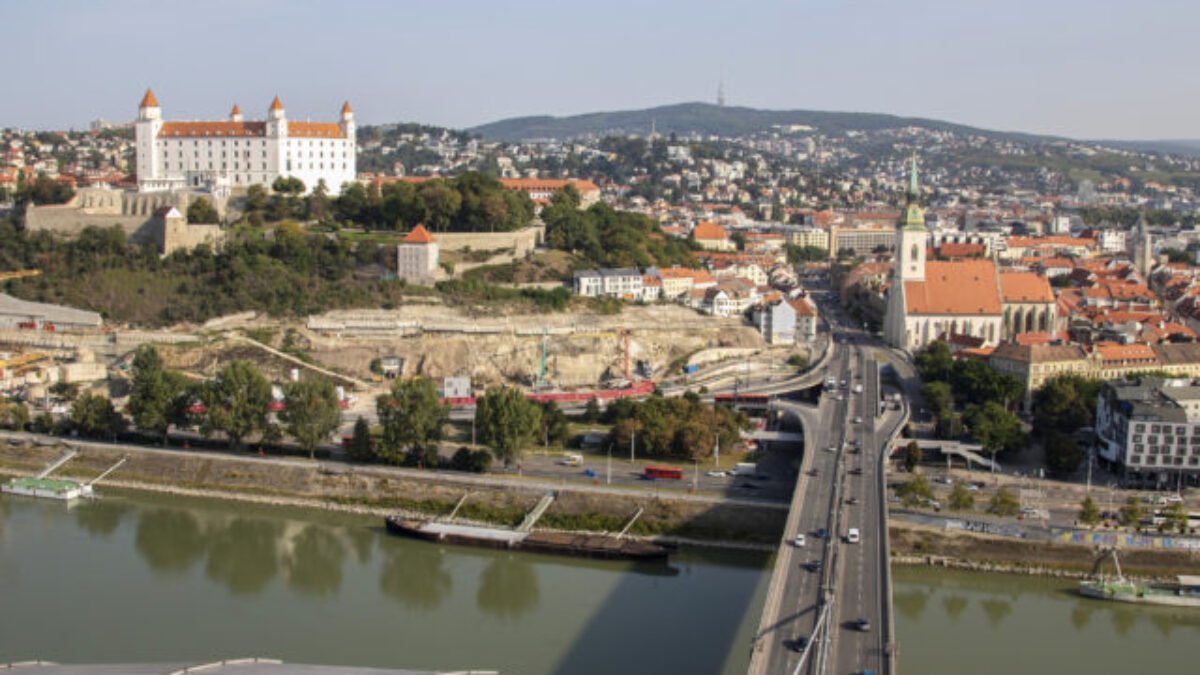 Hlavné mesto pokračuje s obnovou umeleckých diel vo verejnom priestore, obnovilo plastiku Zrod života