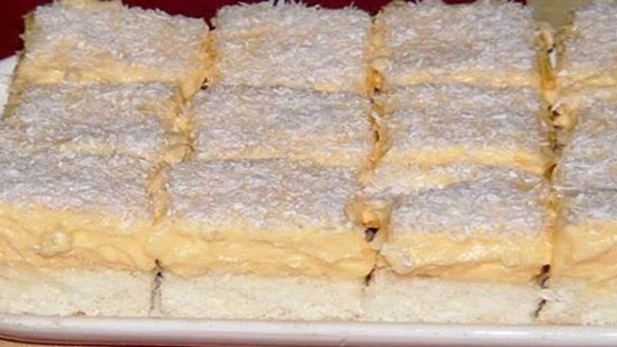 VEĽKONOČNÉ PEČENIE: Raffaelo rezy s báječnou chuťou pripravené už za 20 minút! Božská chuť a veľmi ľahká príprava!