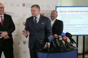 TK predsedu vlády SR R. Fica a ministra dopravy SR J. Ráža po rokovaní na Minist...