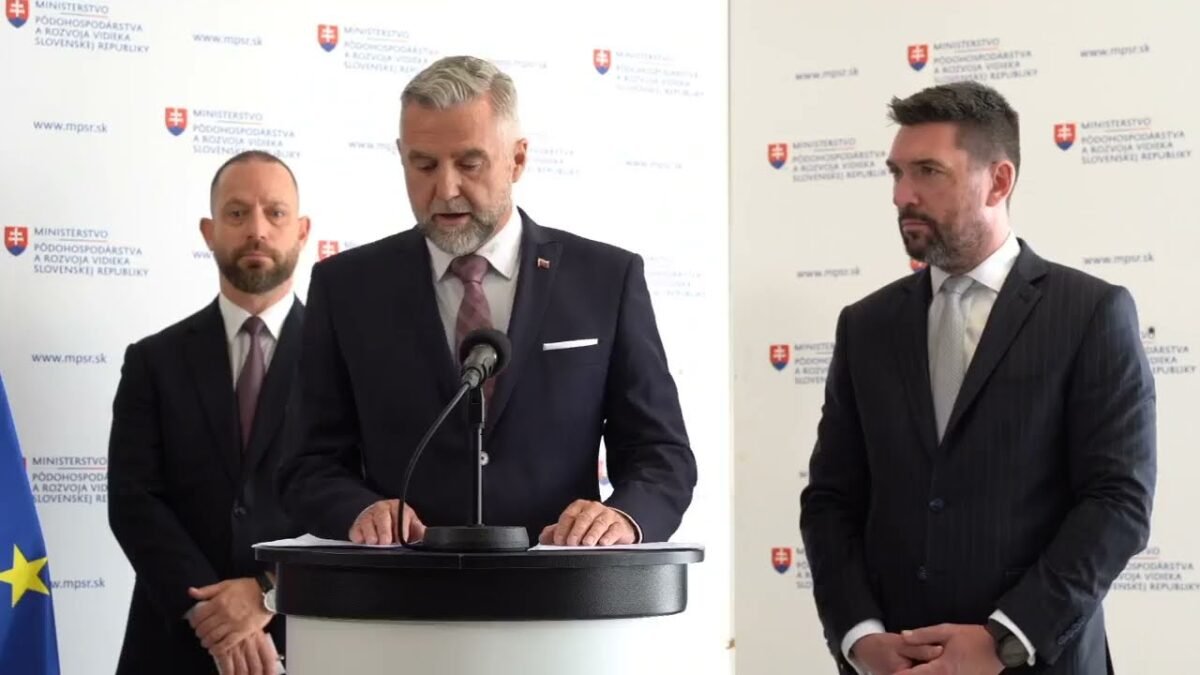 Tlačová konferencia T. Gašpara a R. Takáča: Mimoriadna schôdza, mimoriadne pokrytectvo