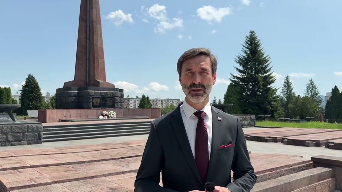 J. Blanár: Mier, za ktorý bojovali hrdinovia II. svetovej vojny, si treba pripomínať neustále.