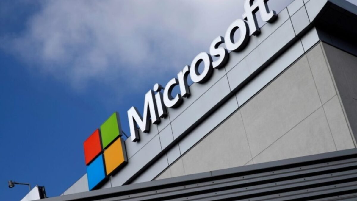 Microsoft investuje 1,5 miliardy USD do spoločnosti G42