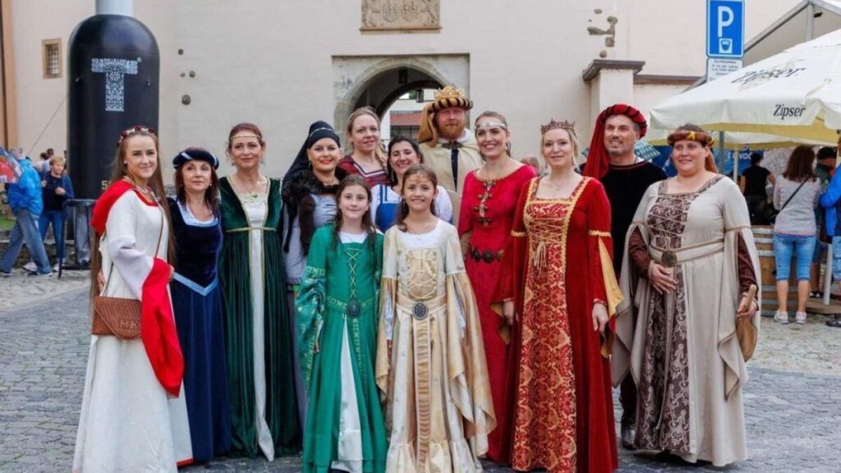 Stredoveký trh kráľa Štefana V. na hrade Veľký Šariš prinesie dobové tance a viac