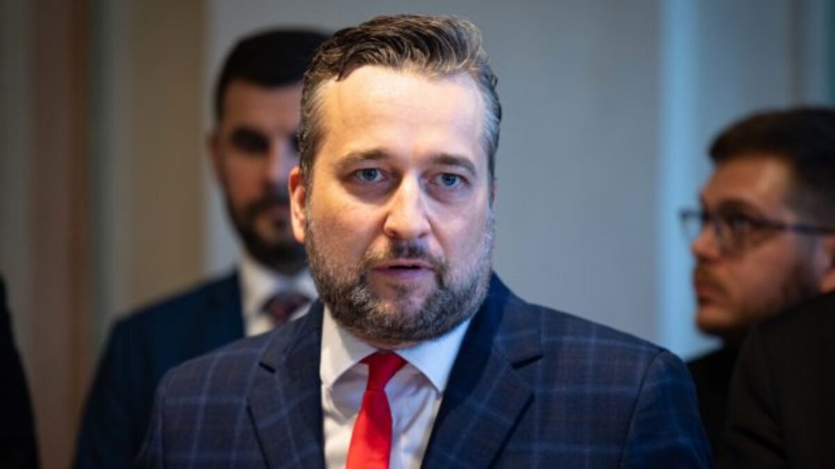 Blaha: Facebook vlastnia Američania a rozhodujú o tom, kto môže na Slovensku prehovoriť, a kto nie