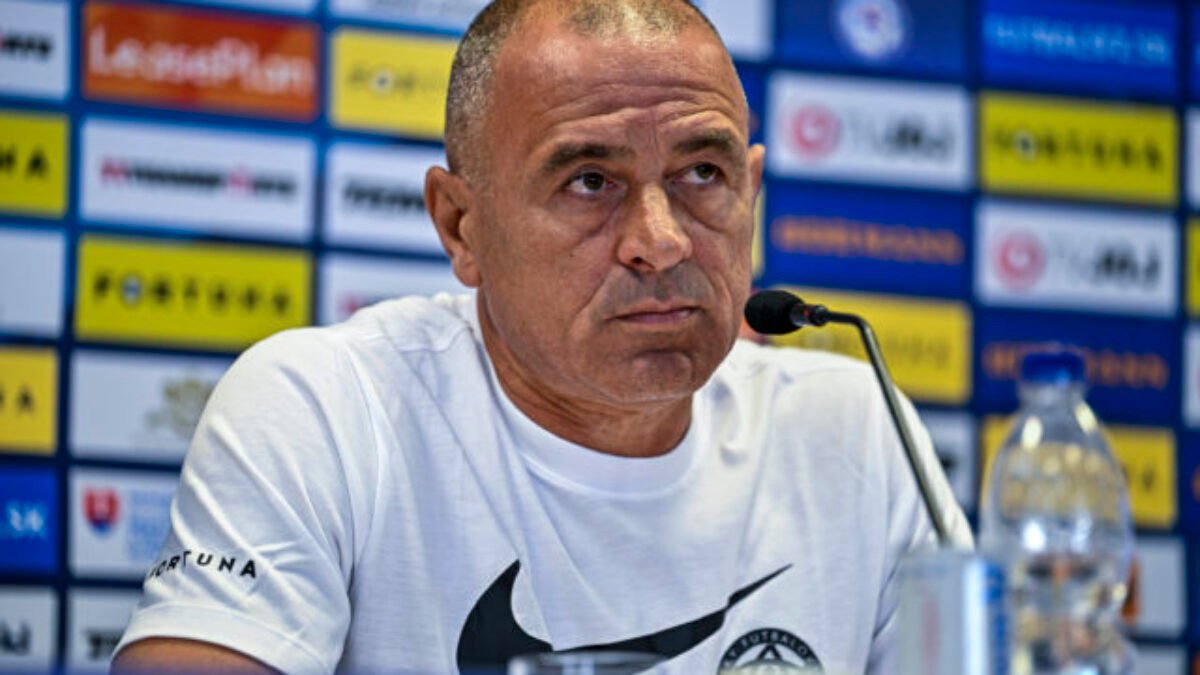 Calzona na kemp do Rakúska nominoval 32 futbalistov, šiesti sa nedostanú na ME