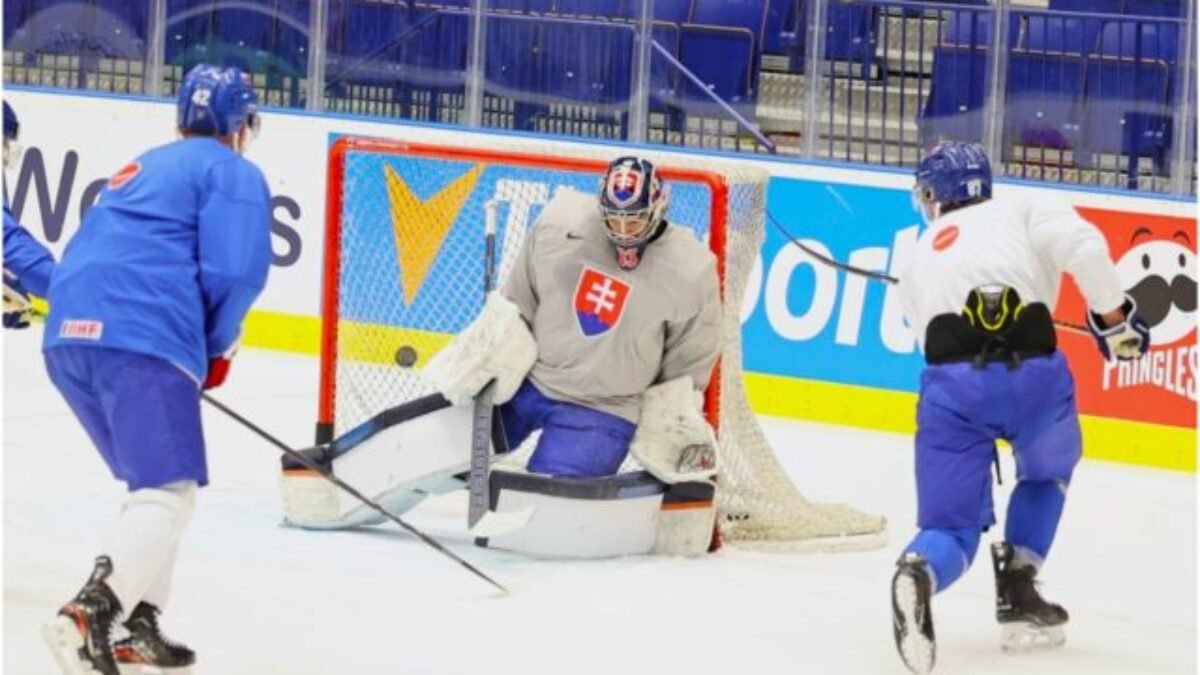 Slovenskí hokejisti absolvovali v Ostrave prvý tréning. Proti Nemcom je to vždy ťažké, hovorí Nemec (video+foto)