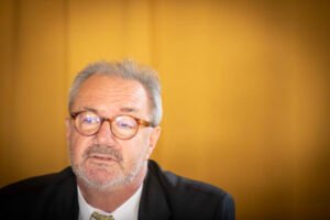 Bývalý predseda najvyššieho súdu Šikuta sa vzdal funkcie sudcu