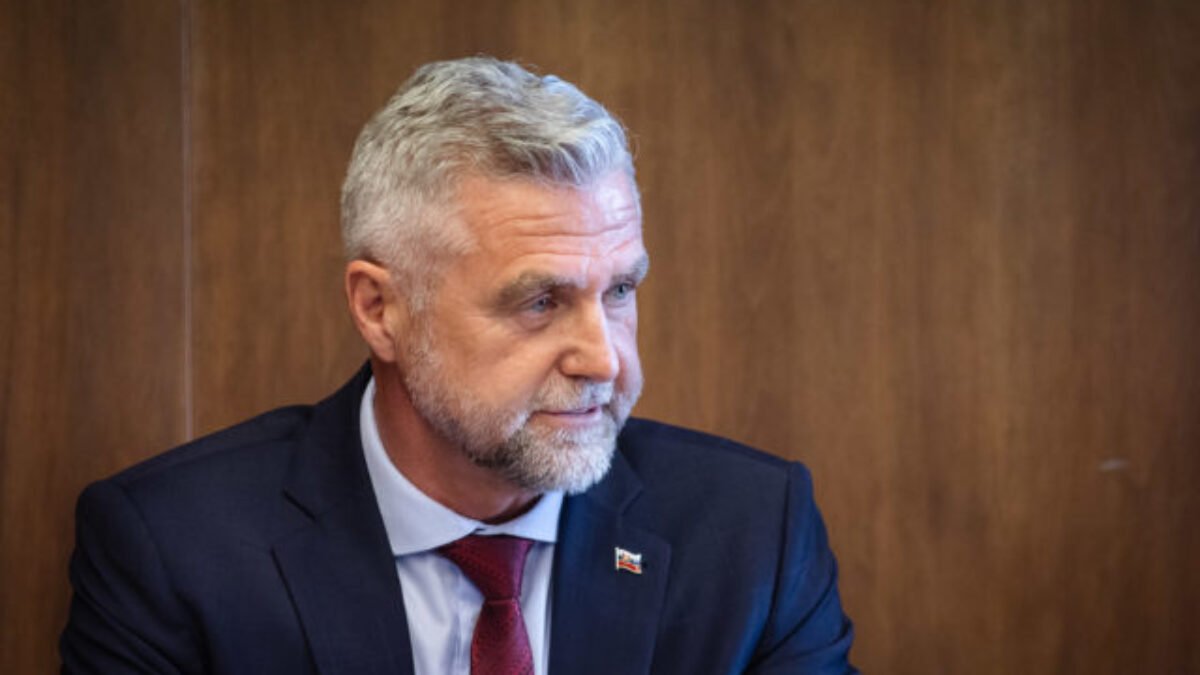 Tibor Gašpar ako predseda výboru pre obranu a bezpečnosť končí, vo funkcii ho nahradí Richard Glück