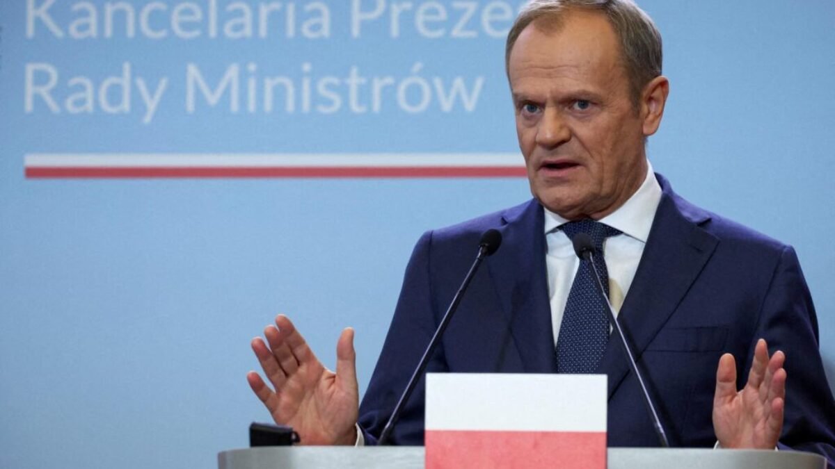 Prirovnávať Netanjahua k lídrom Hamasu je neprijateľné, myslí si Tusk