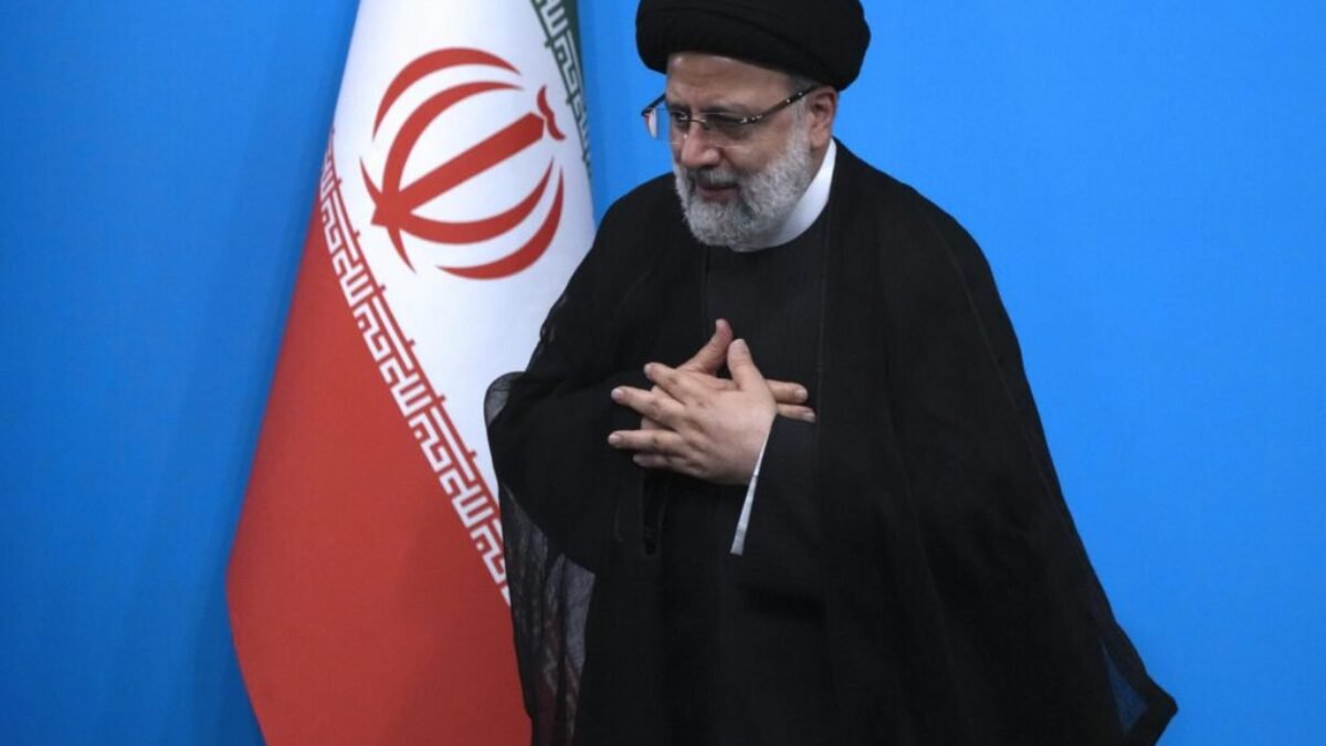 Lavrov označil Raísího za priateľa Ruska, Iránu kondoloval aj Hamas a húsíovci. Pakistan vyhlásil deň smútku