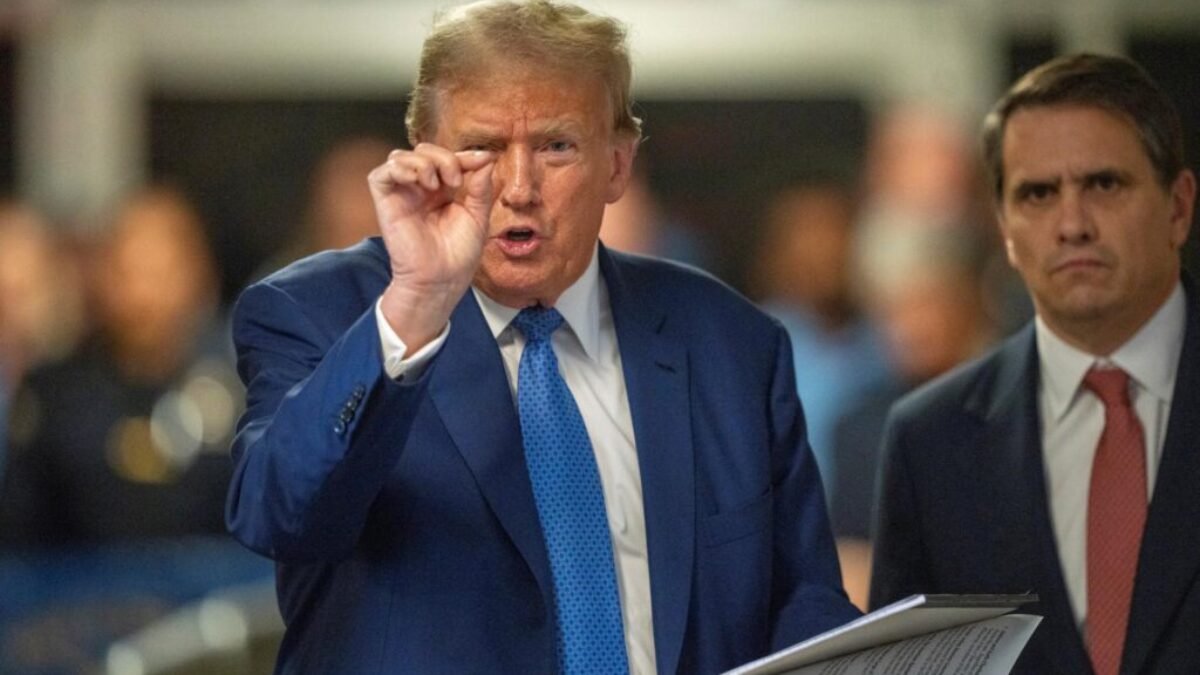 Sídlo výboru republikánov v USA evakuovali z dôvodu zásielky ampuliek s krvou, boli určené Trumpovi