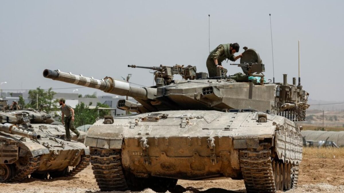 Ozbrojené krídlo Hamasu spustilo raketový útok na Tel Aviv
