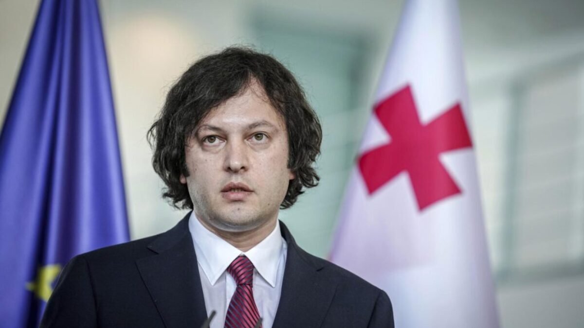 Gruzínsky premiér obvinil eurokomisára z vyhrážok a pokusu o vydierania