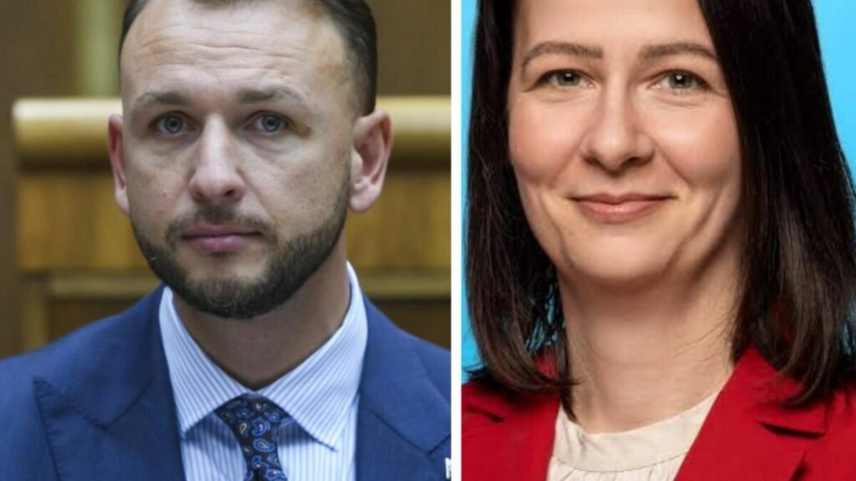 Vláda podľa PS ohrozuje európsku bezpečnosť. Na Slovensku chránia dezinformátora, tvrdia