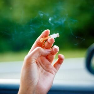 Nikotínové vrecúška bez tabaku zdanené takmer rovnako ako tradičné cigarety? Nov...