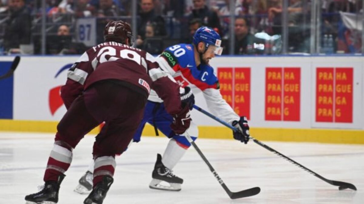 Tatar bol po prehre s Lotyšmi pozitívne naladený. Frühaufa mrzelo, že slovenské mužstvo nevyťažilo viac z úvodnej tretiny (video)
