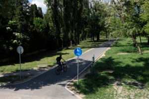 Cyklisti naplno využívajú nový cyklochodník na Aničke