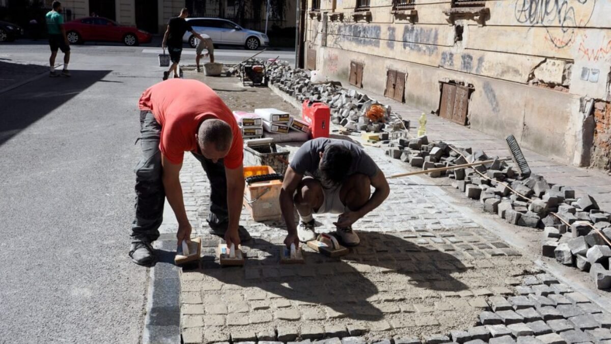 Na tohtoročnú opravu dlažby v centre je vyčlenených 400 000 eur