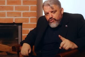 Eduard Chmelár: Dnešné rozhodnutie zvoleného prezidenta Petra Pellegriniho fakti...