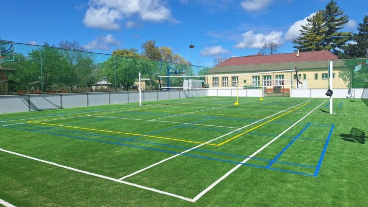 Nová multifunkčná športová plocha v ZŠ Hurbanovo: Priestor pre športové aktivity a komunitu