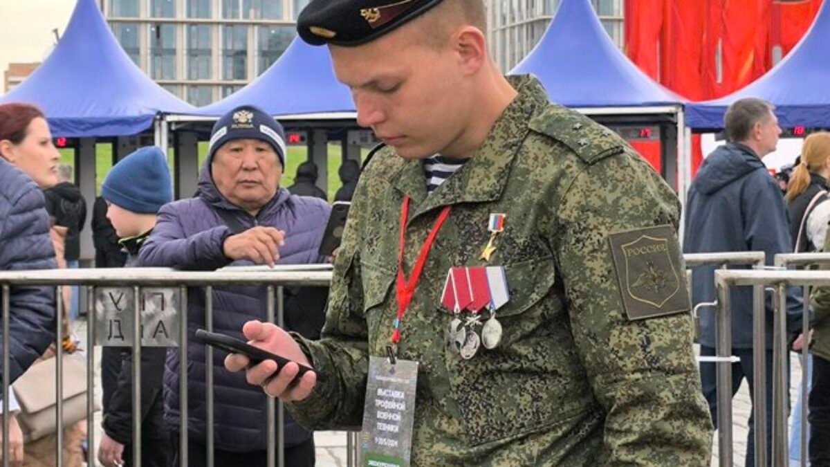 Rusko spustilo program “Čas hrdinov”: veteránov z frontu pripravujú na riadenie štátu