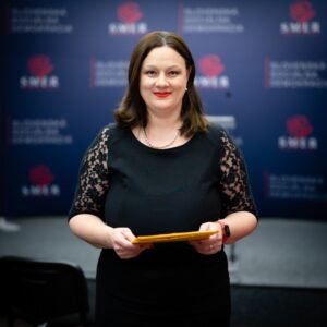 Katarína Roth Neveďalová: NAMIESTO KĽUDU SA ZNOVA ROZDÚCHAVAJÚ VÁŠNE