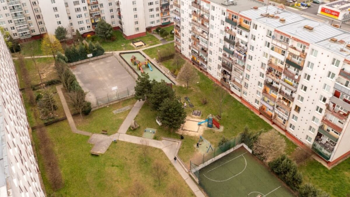 Aj vy môžete byť spolutvorcom podoby vnútrobloku Kvetná, spúšťame dotazník 