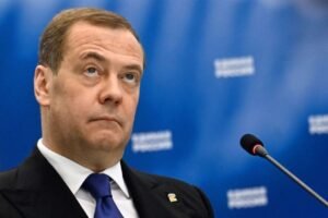 Dmitrij Medvedev: Neustále sa stupňuje sila použiteľných zbraní NATO. Preto dnes...