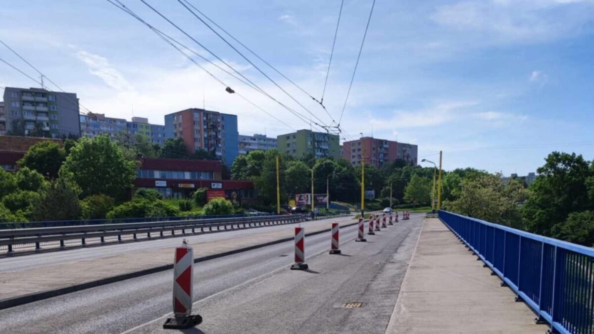 Časť mosta pri Pošte 22 zostane kvôli neuspokojivému stavu aj naďalej uzatvorená