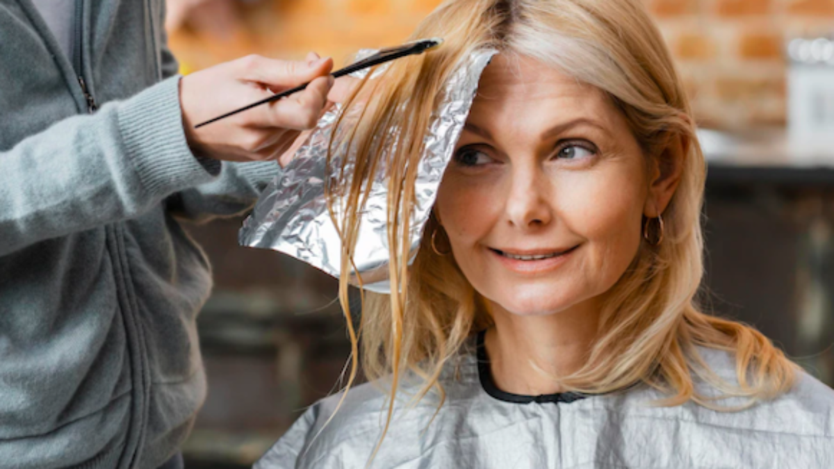 Žiadne butter a sunbeam blonde. Zvoľte si it-girl blonde. Kaderníci si už pred letom vyhrnuli rukávy