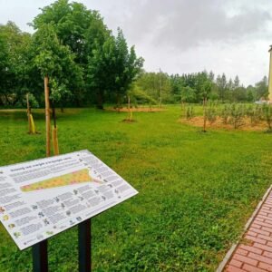 Nová informačná tabuľa v ovocnom sade na Sídlisku Západ