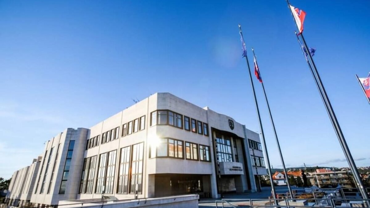 NRSR: Poslanci začali rokovanie diskusiou o zmenách vo verejnom obstarávaní