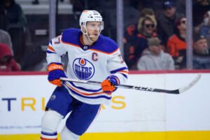 Edmonton si po 18 rokoch zahrá o Stanleyho pohár. McDavid sa nedotkol trofeje pr...