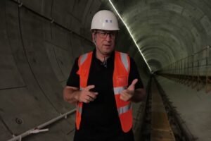 J. RÁŽ: AKO SA RAZIA TUNELY V ČÍNE?