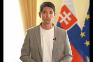 Bez chrbtovej kosti diskreditujú kto im nevyhovuje, kľudne otočia aj pravdu na b...
