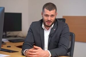 R. GLÜCK: LIBERÁLNE MÉDIA A OPOZÍCIA, JE ČAS SA ZAČAŤ OSPRAVEDLŇOVAŤ ZA HYSTÉRIU...