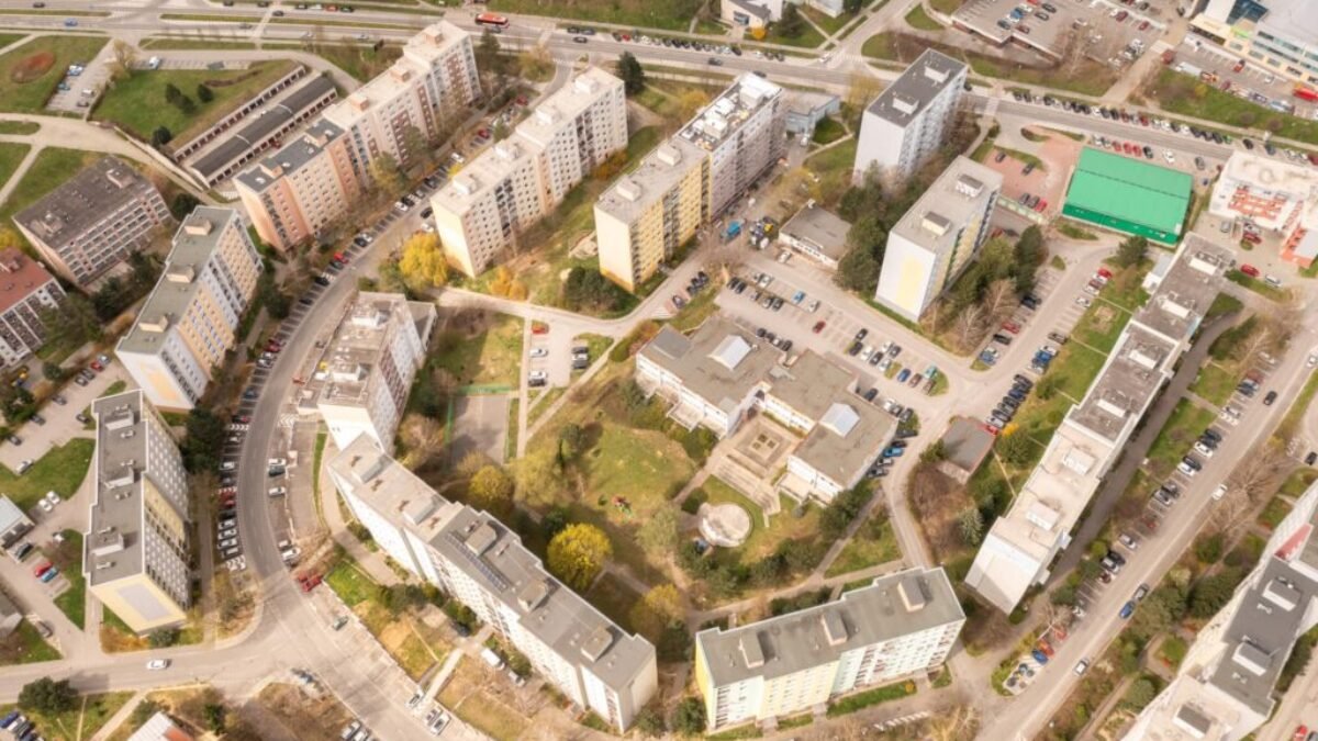 1718283320 135 447898297 848973663931972 8159802146747408749 n.jpg Trenčín : Dotazník k vnútrobloku M. Bela je otvorený ešte do zajtra 14. júna. Vyplnením dotazníka získame informácie, ktoré pomôžu pri spoločnom plánovaní novej podo…