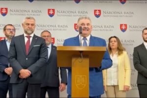 J. RICHTER: SKUTOK SA STAL