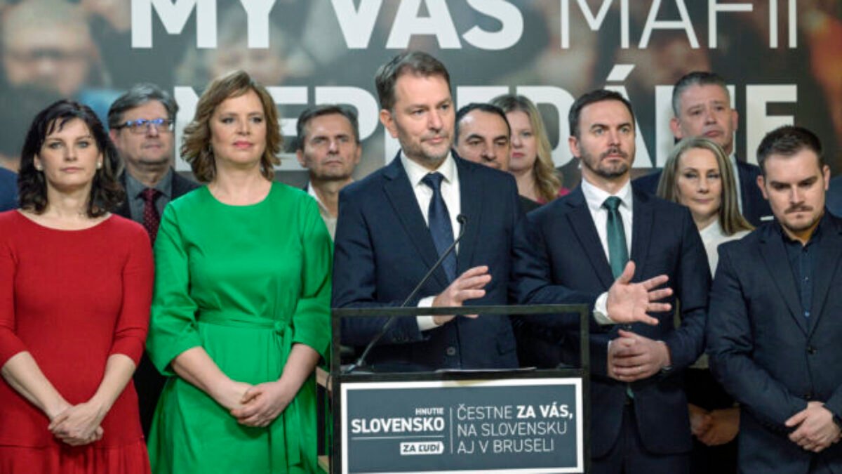 Progresívne Slovensko môže dopomôcť vládnej koalícii k obnoveniu väčšiny, obáva sa hnutie Slovensko