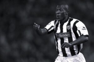 Zomrel bývalý anglický futbalista Kevin Campbell, bol prvým černošským kapitánom...
