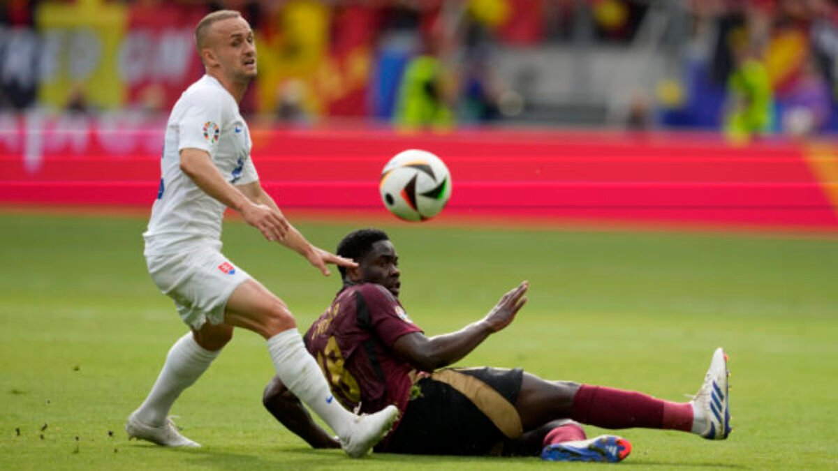 Slováci sa na ME vo futbale opreli o bojovnosť, šťastie a správny taktický prístup, výsledkom je skalp favorizovaných Belgičanov (foto)