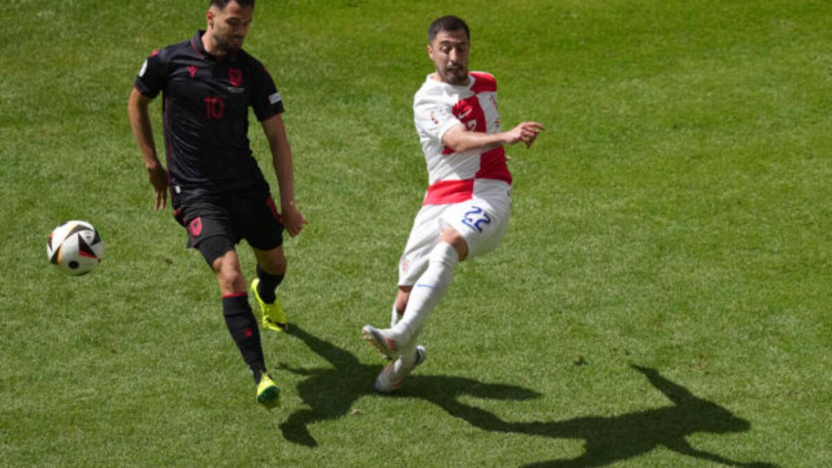 Chorváti sa na ME vo futbale naďalej trápia v prvých polčasoch, remízou s Albáncami si výrazne skomplikovali prípadný postup