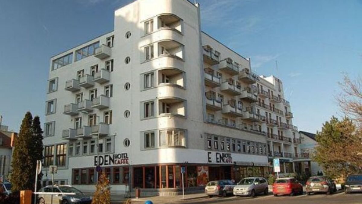 Piešťanský hotel Eden, korý je národnou kultúrnou pamiatkou, v ranných hodinách zachvátil požiar