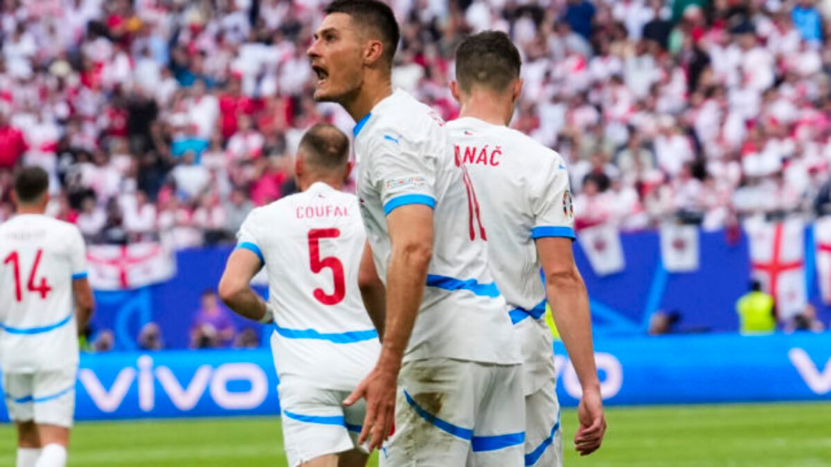 Česi smútia, s ME vo futbale sa musia rozlúčiť. Tento tím má však budúcnosť, vraví tréner Hašek