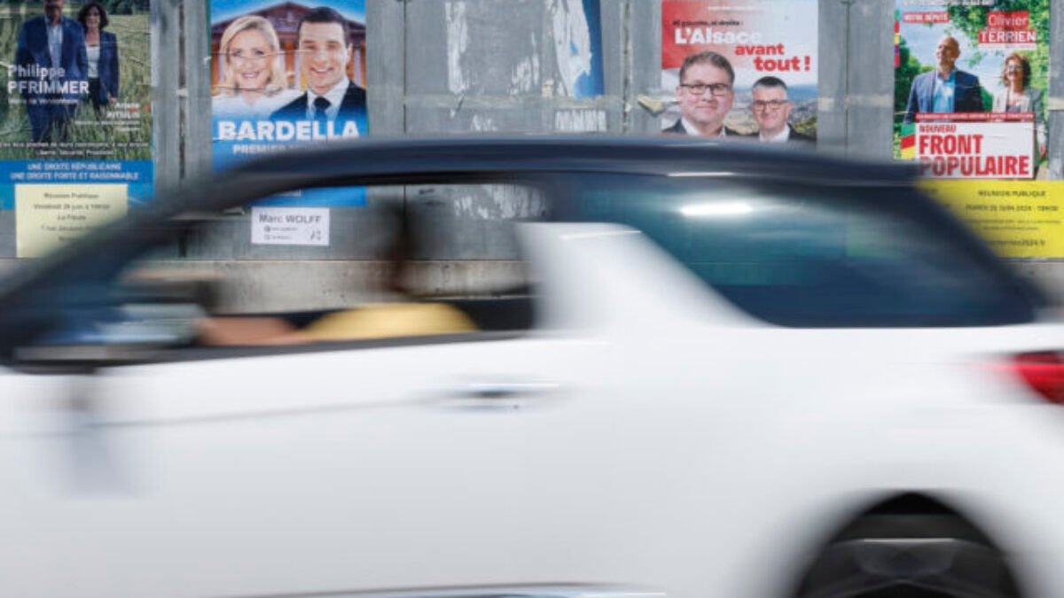 Pred druhým kolom parlamentných volieb vo Francúzsku sa odohralo viac ako 50 útokov na politikov a aktivistov