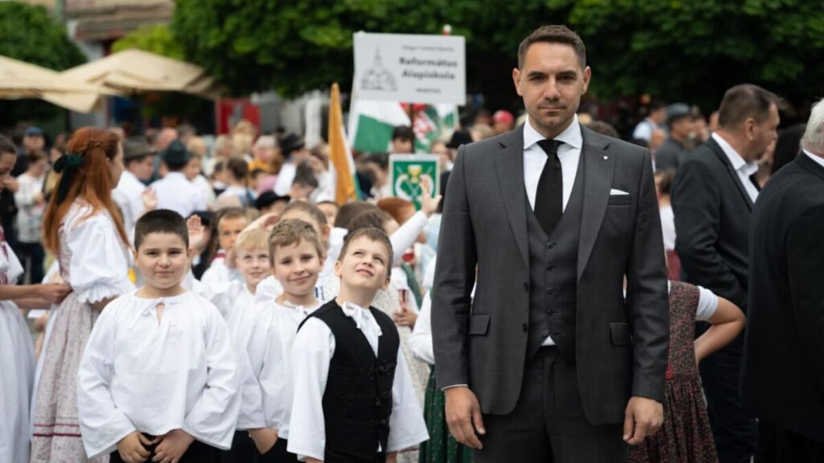 Gyimesi György:  Neexistuje nič podstatnejšie ako radosť, šťastie a zdravie našich detí. Všetko najlepšie ku dňu detí   Semmi sem fontosabb mint a gyermekeink öröme, boldog…